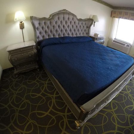 Luxe Romantic Suites Dolton 外观 照片