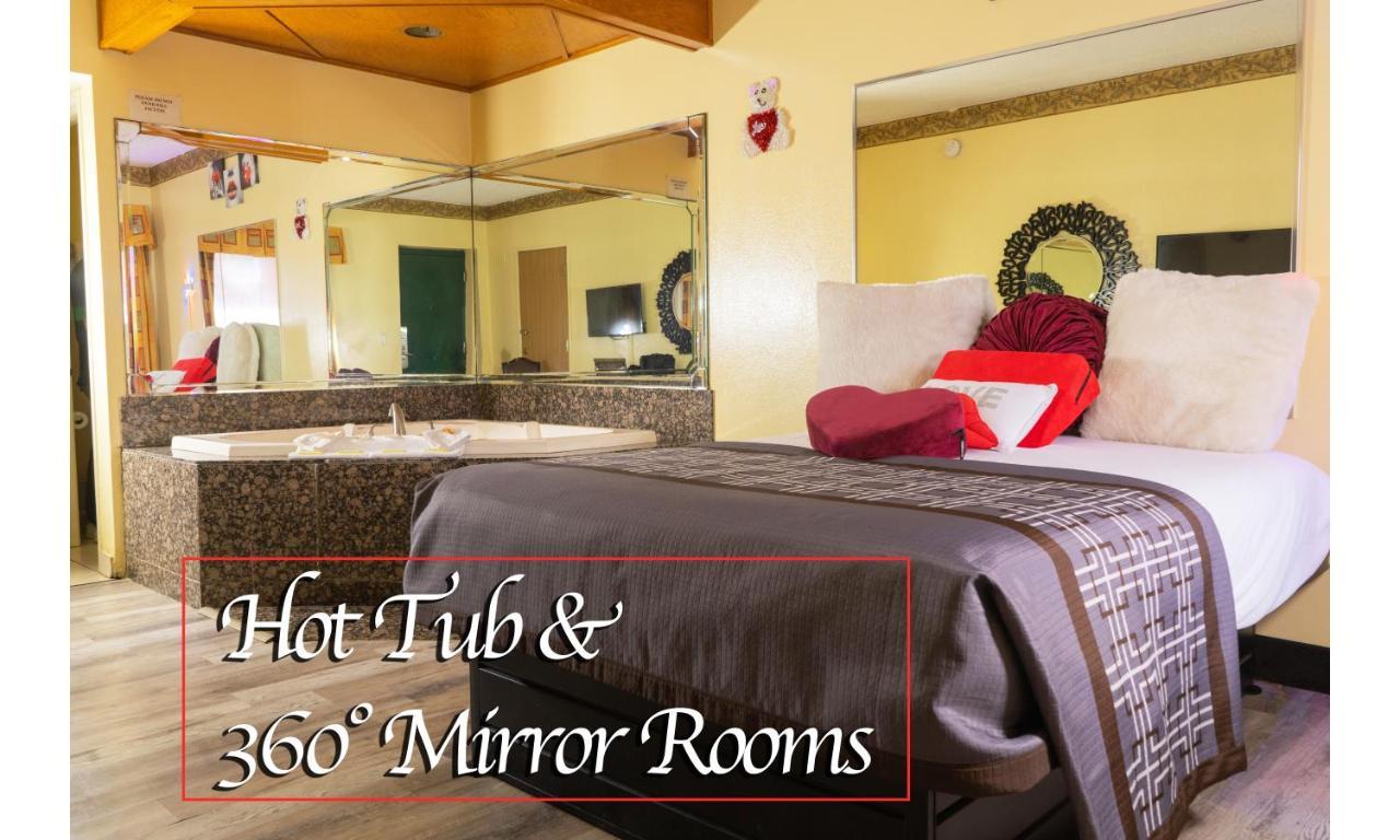 Luxe Romantic Suites Dolton 外观 照片
