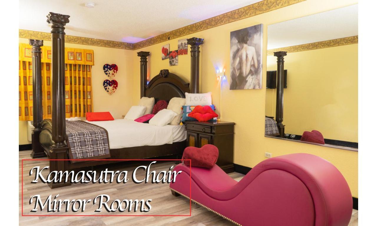 Luxe Romantic Suites Dolton 外观 照片