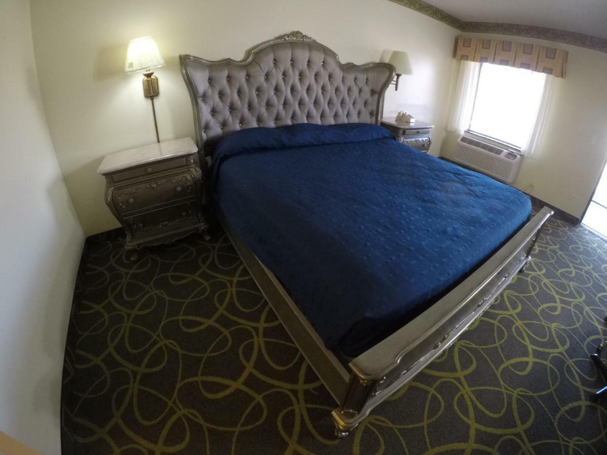 Luxe Romantic Suites Dolton 外观 照片